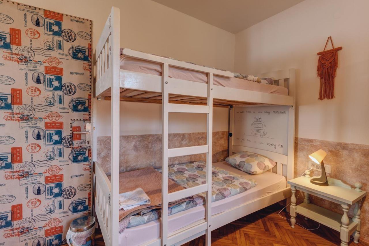 Q Podgorica Beds,Rooms And More ภายนอก รูปภาพ